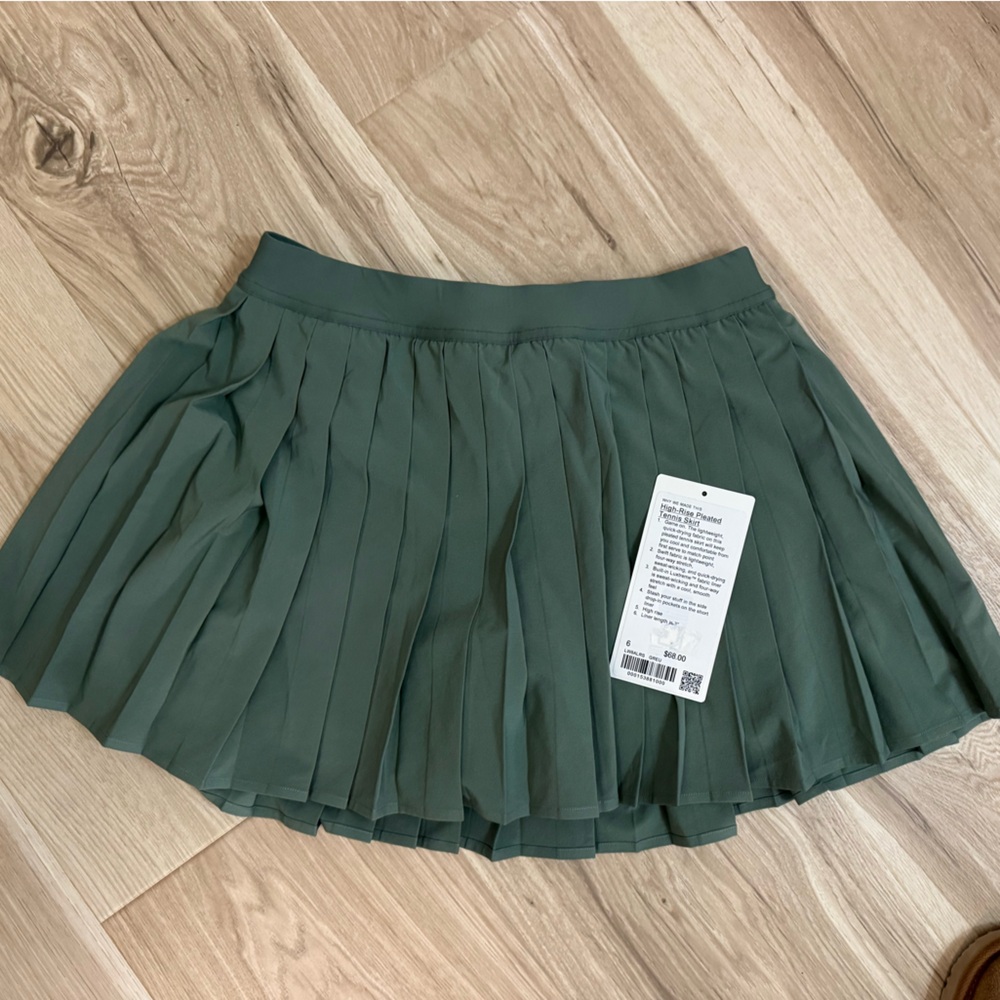 NWT Lululemon high rise pleated tennis skirt